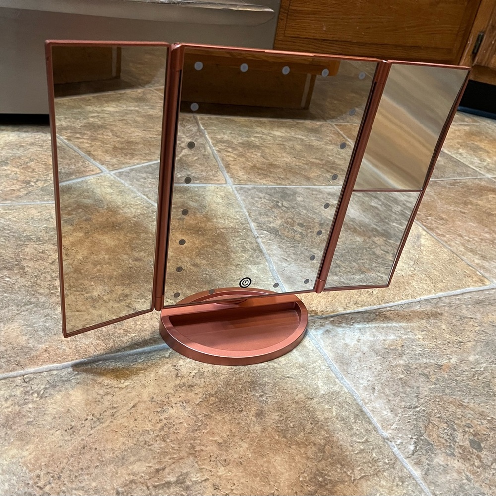DeWEISN Tri-Fold Vanity Makeup Mirror with 21 LED Lights - Rose Gold